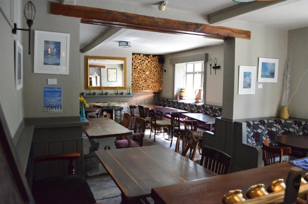 The Feathers Dersingham Exterior photo